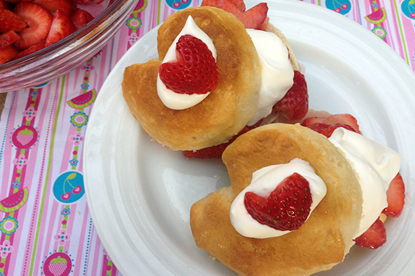 strawberry shortcake hearts 2016