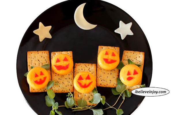 Pumpkin patch snack using whole foods