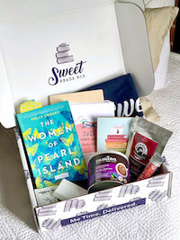 SweetReadsBoxDecember2021fullcontents3 600x600