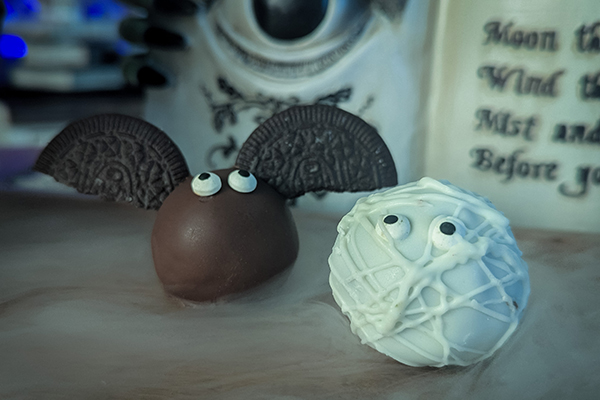 Spooky Bat and Mummy Cake Ball Truffles for Halloween