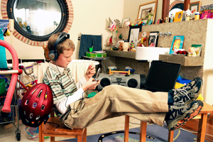 messy tween bedroom sm