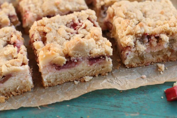 strawberry rhubarb cookie bars A 774