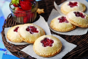 Yummy Strawberry Hand Pies